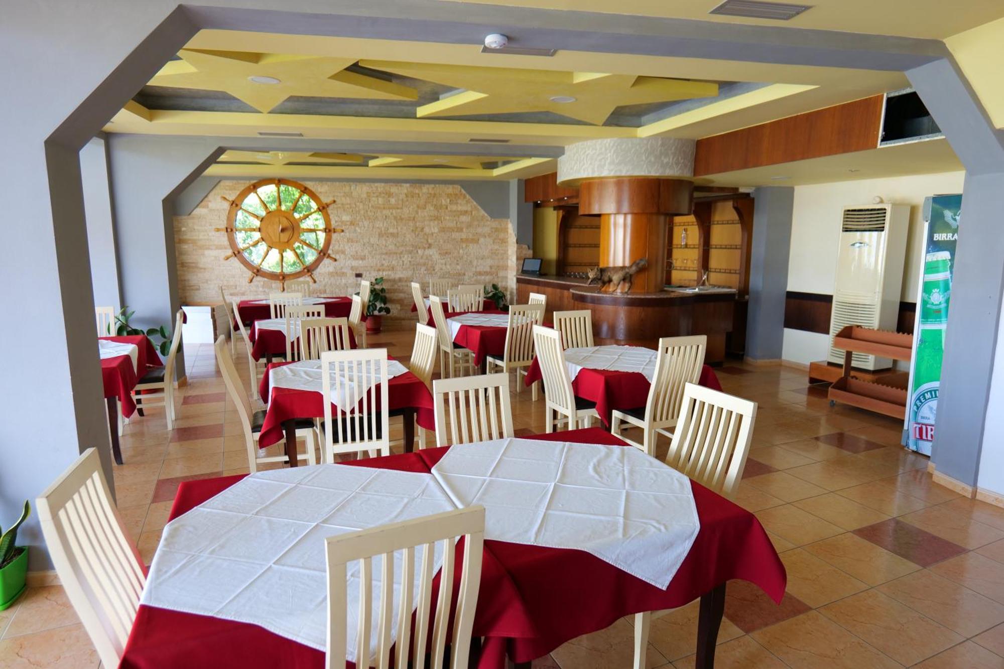 Edva Resort Radhima Kültér fotó