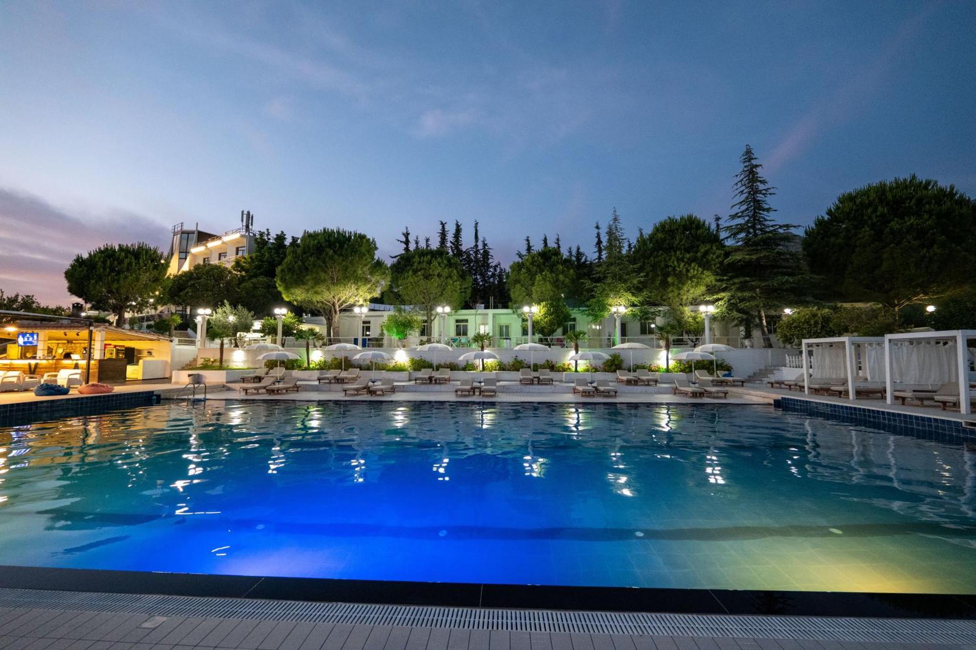 Edva Resort Radhima Kültér fotó