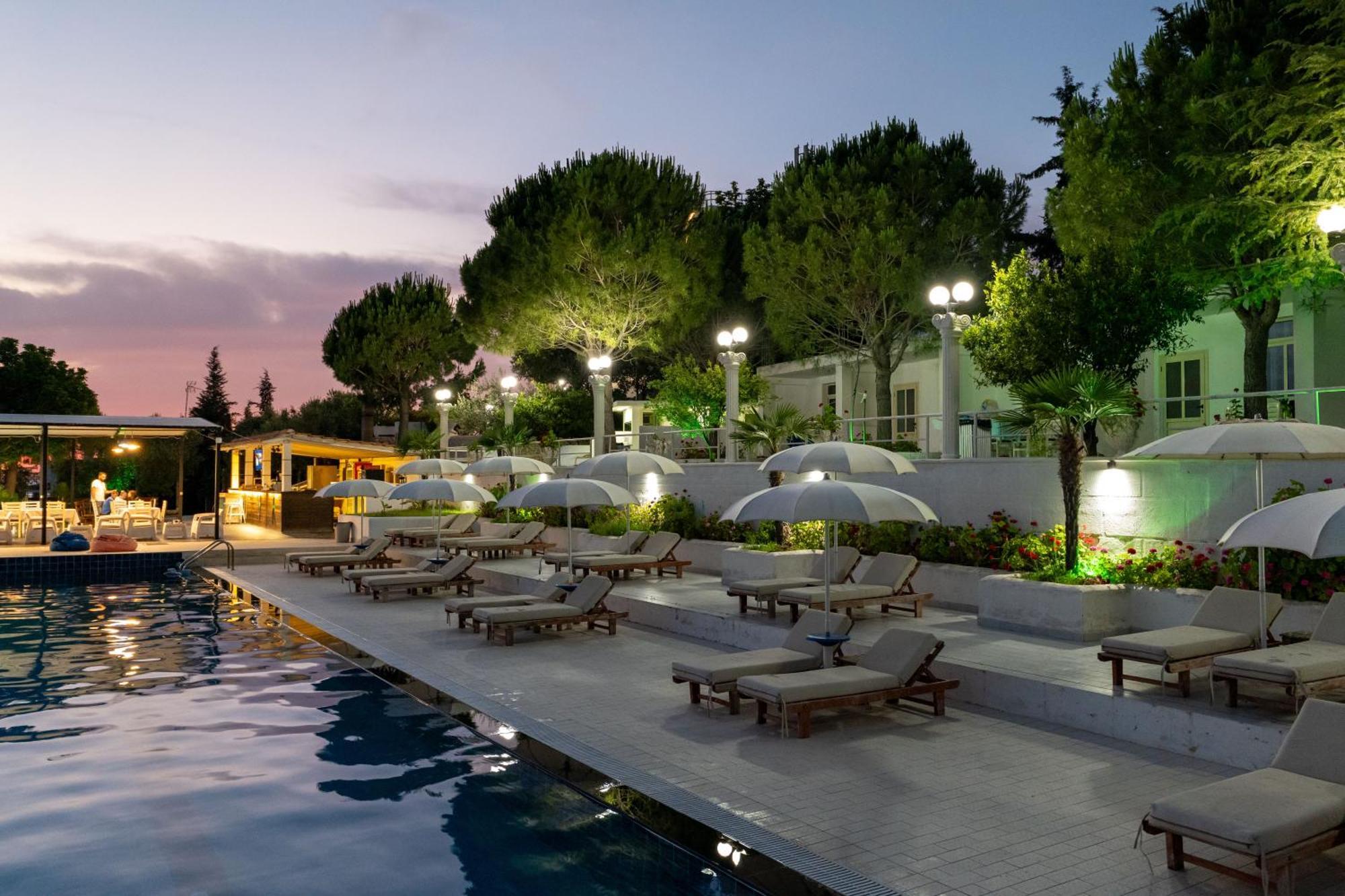 Edva Resort Radhima Kültér fotó