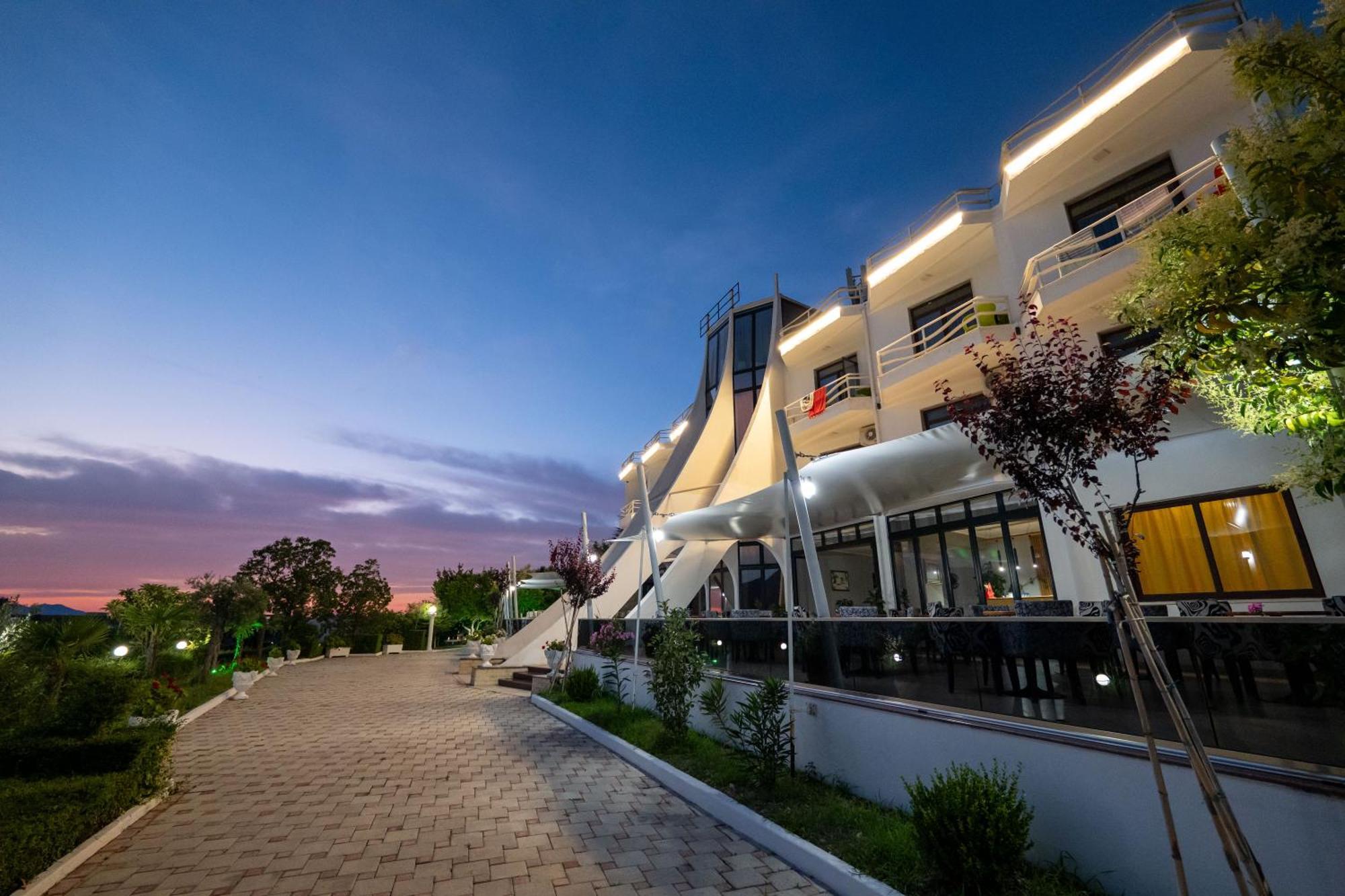 Edva Resort Radhima Kültér fotó