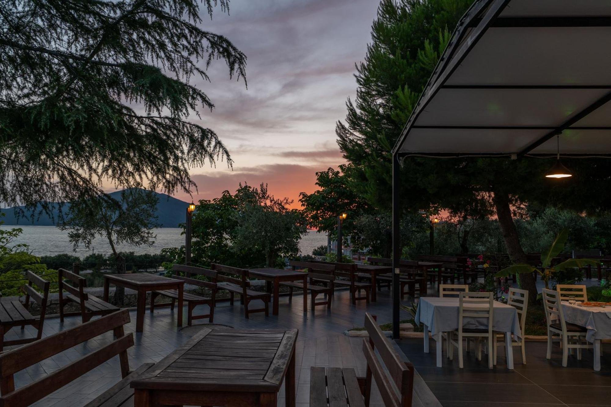 Edva Resort Radhima Kültér fotó