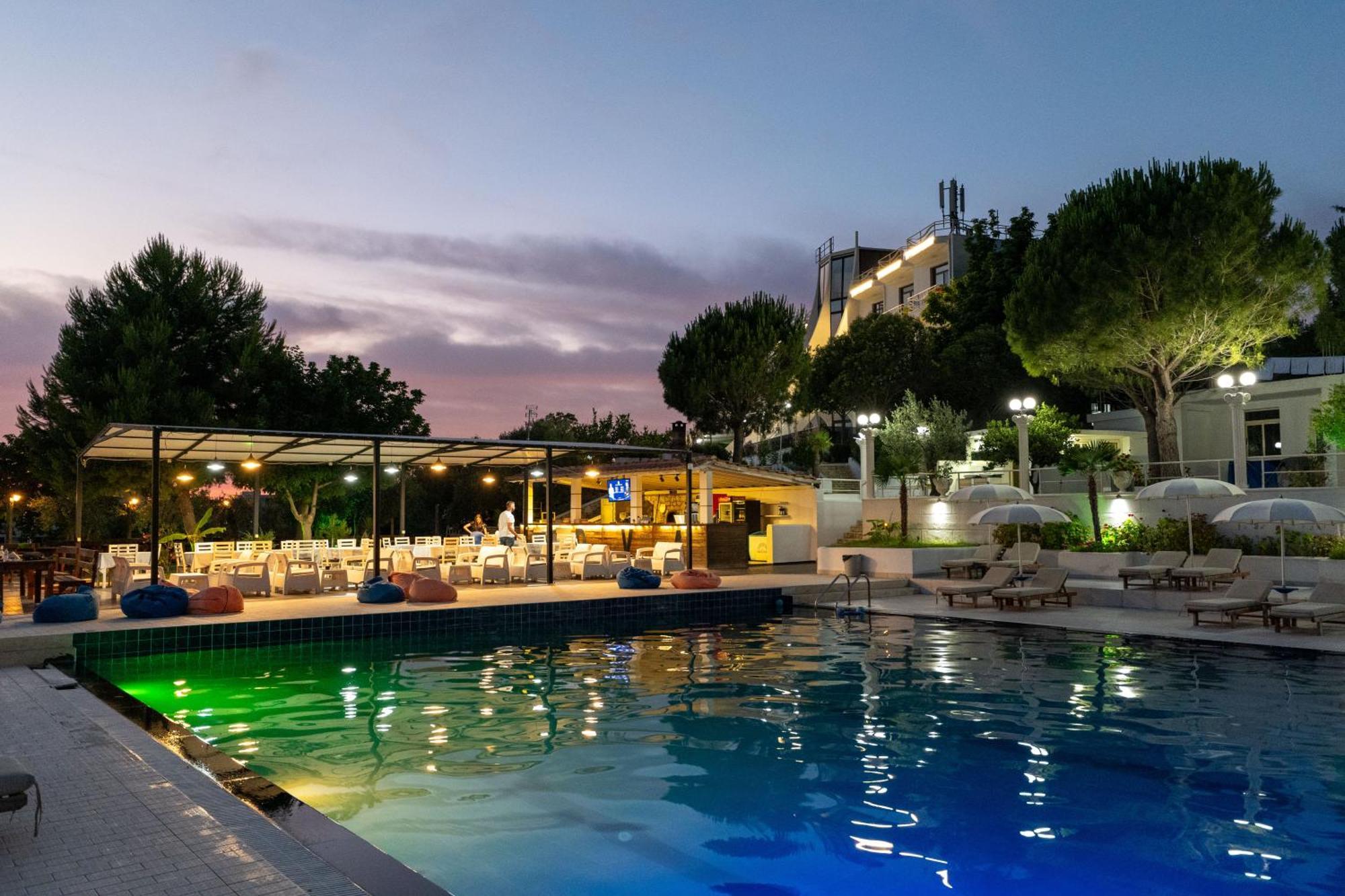 Edva Resort Radhima Kültér fotó
