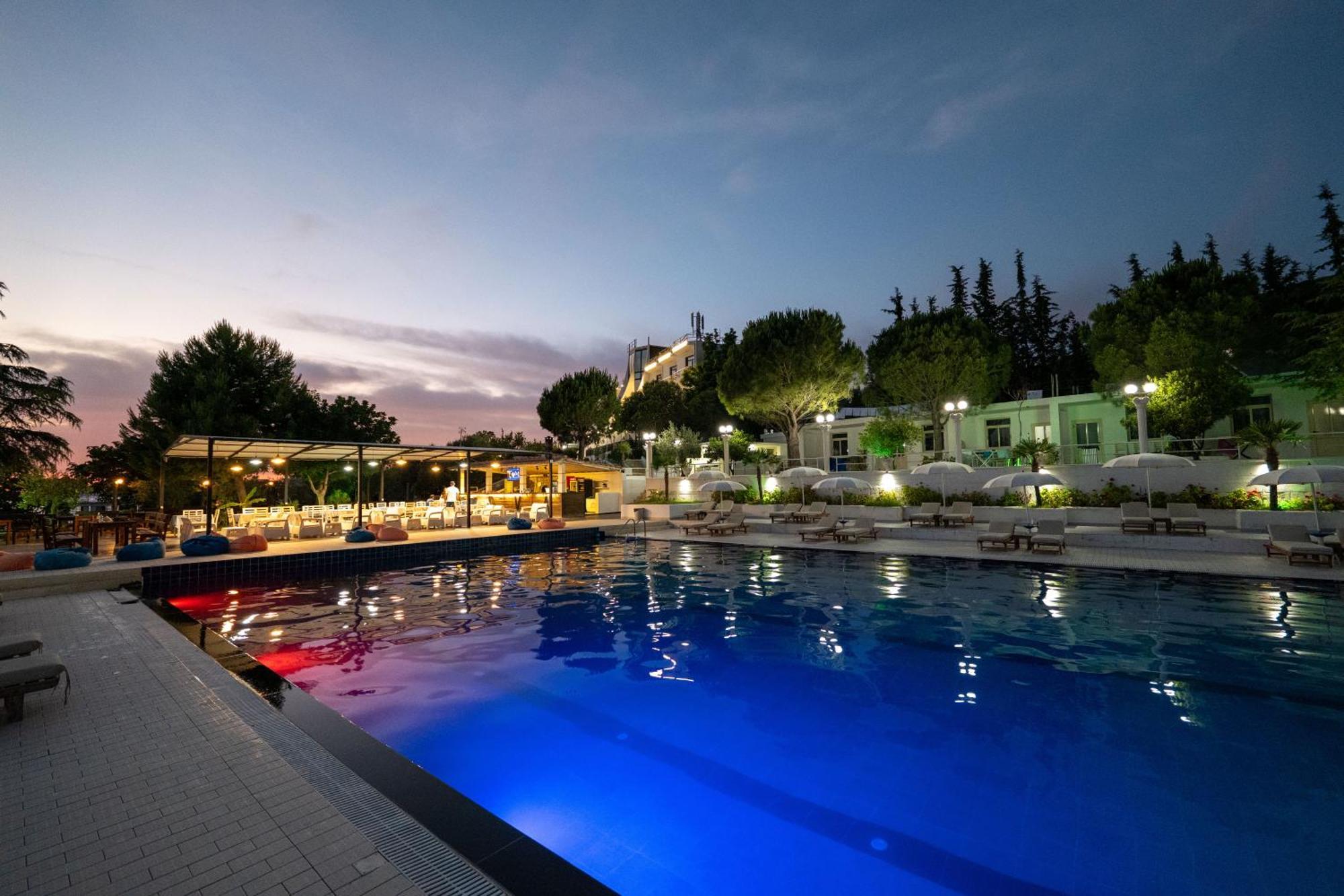 Edva Resort Radhima Kültér fotó