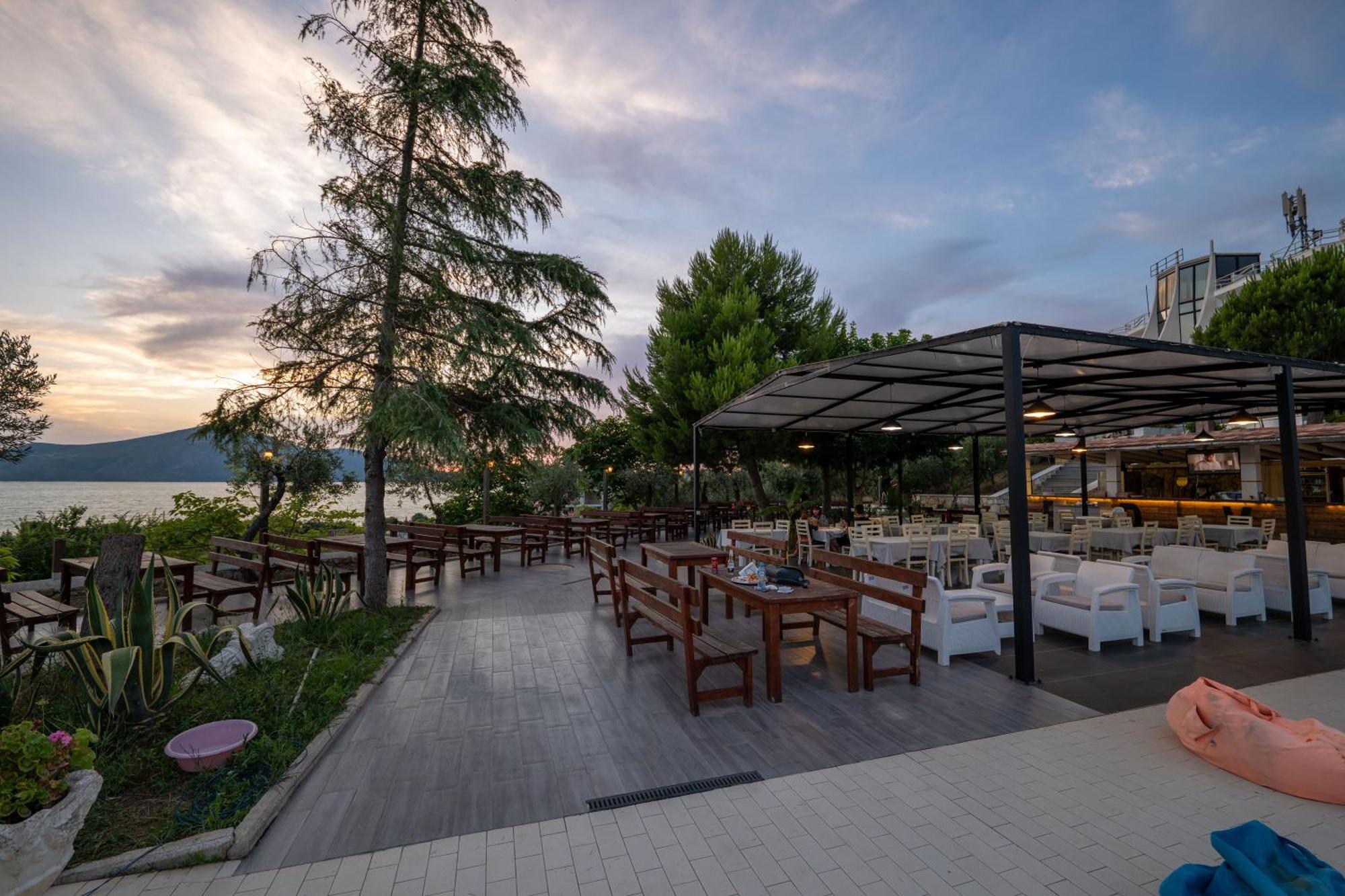 Edva Resort Radhima Kültér fotó