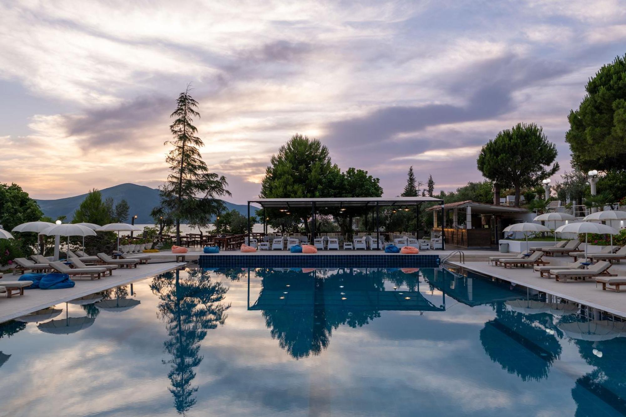 Edva Resort Radhima Kültér fotó