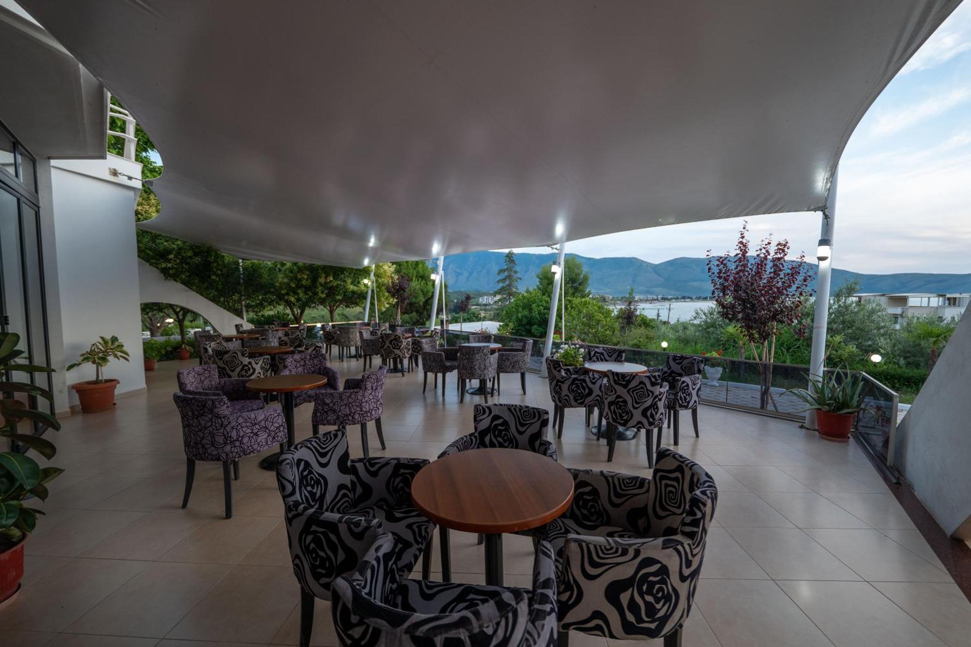Edva Resort Radhima Kültér fotó