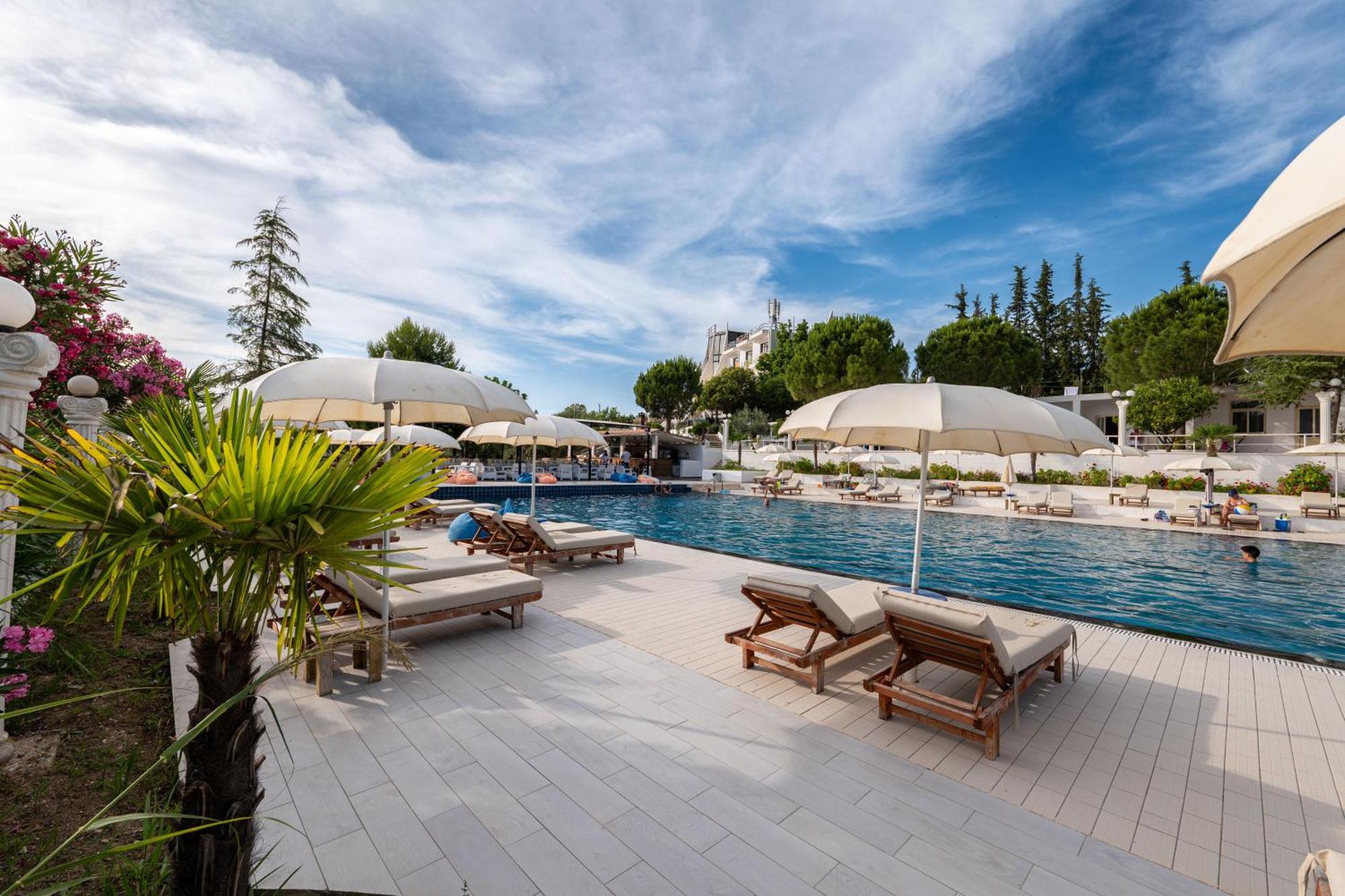 Edva Resort Radhima Kültér fotó