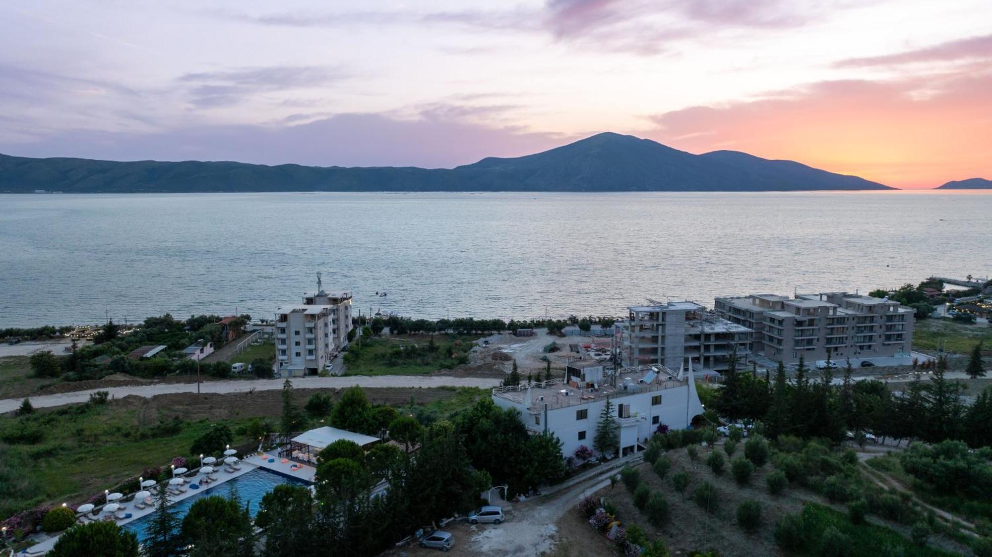 Edva Resort Radhima Kültér fotó