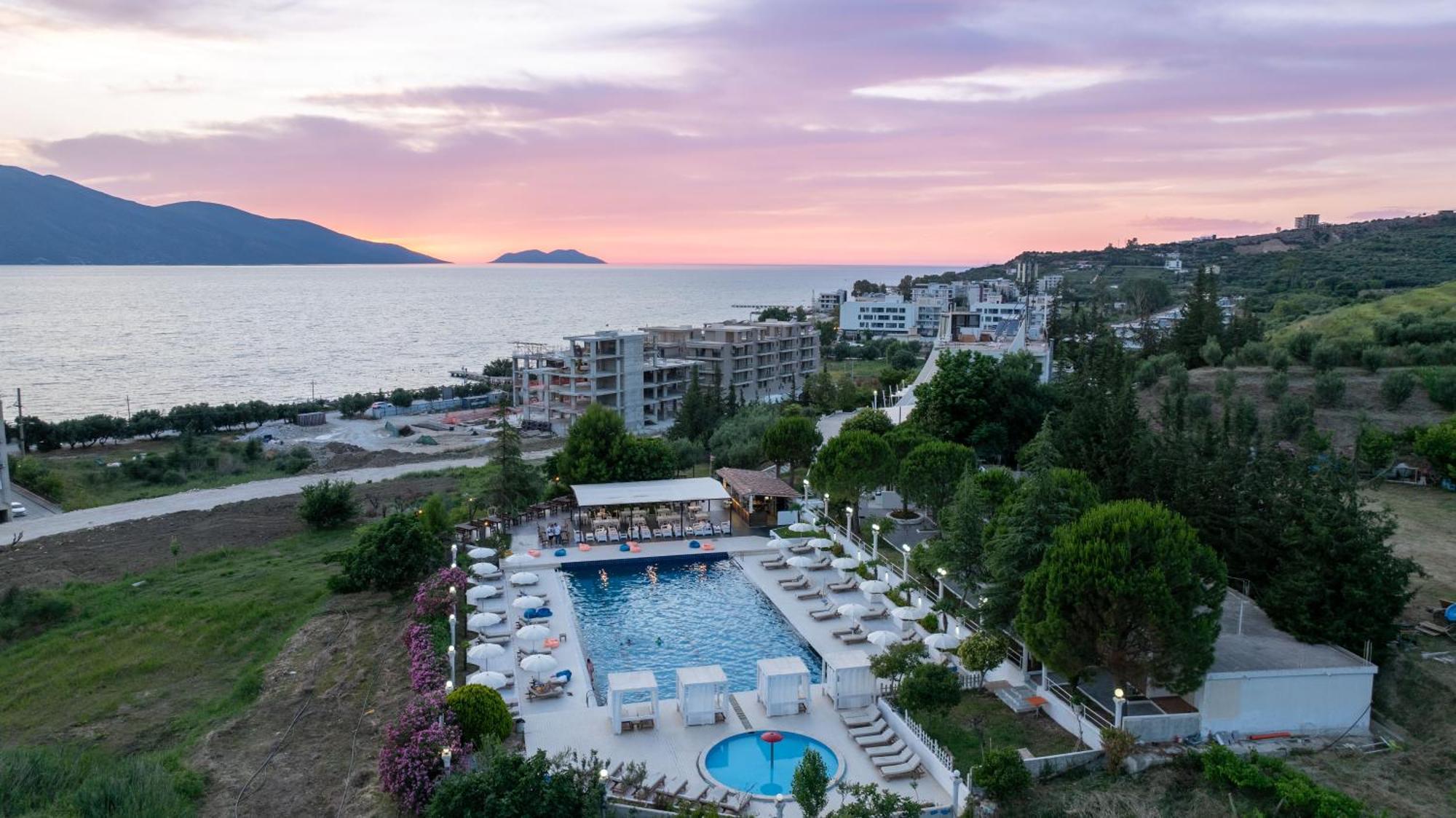 Edva Resort Radhima Kültér fotó