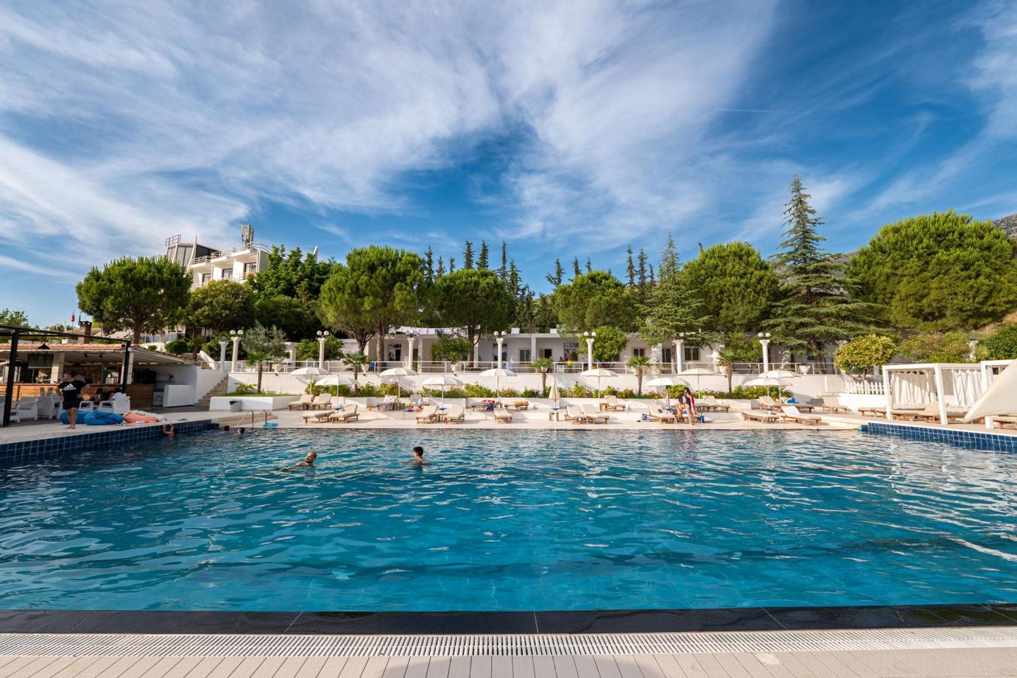 Edva Resort Radhima Kültér fotó