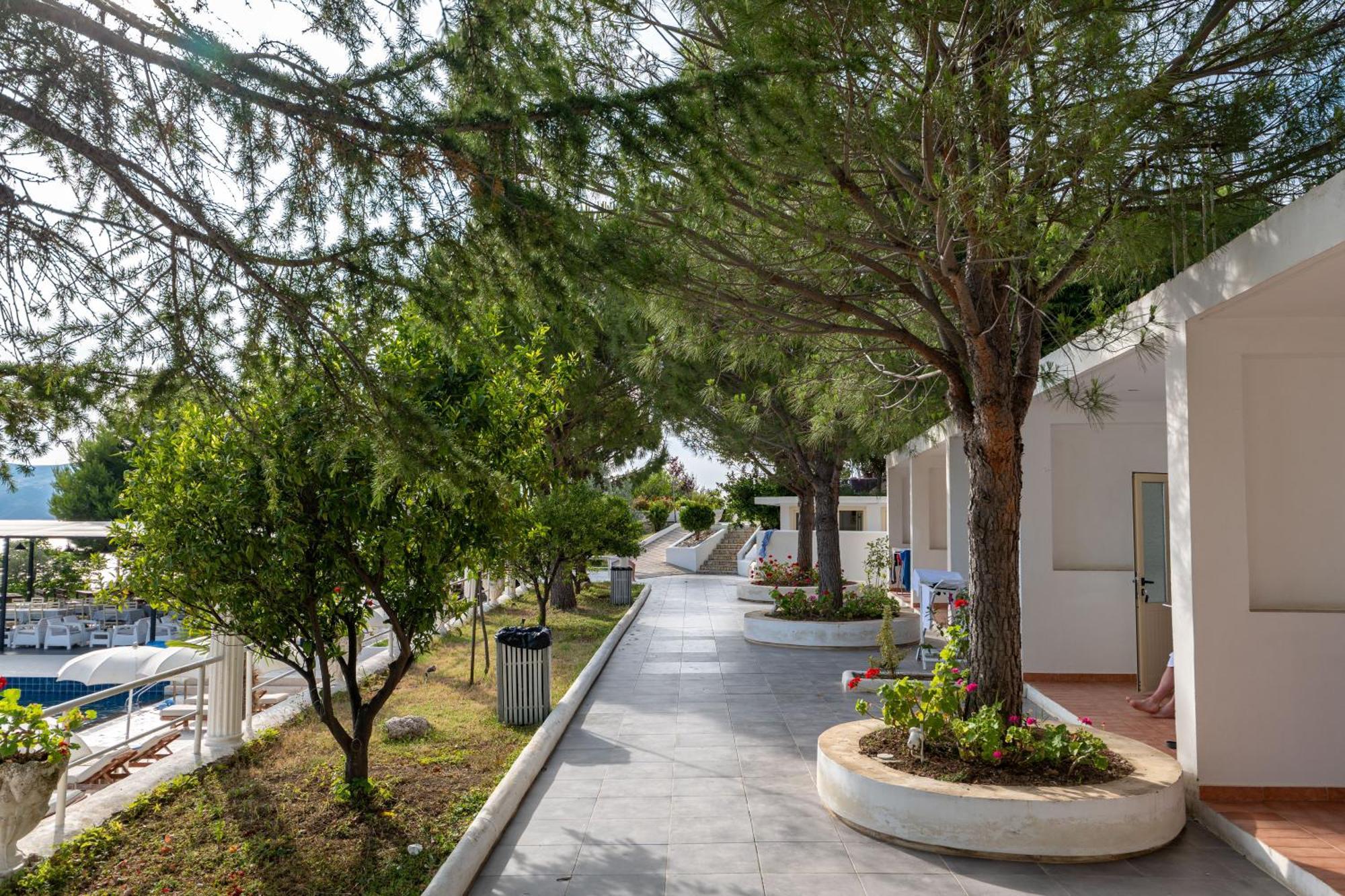 Edva Resort Radhima Kültér fotó