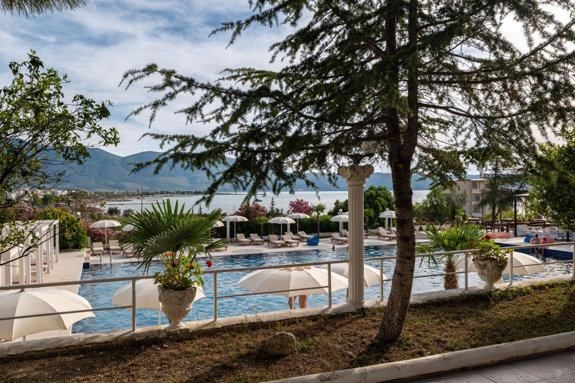 Edva Resort Radhima Kültér fotó