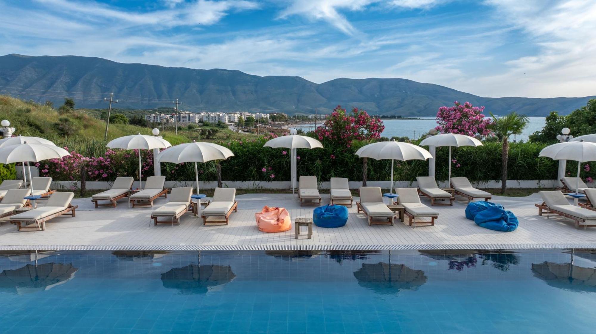 Edva Resort Radhima Kültér fotó